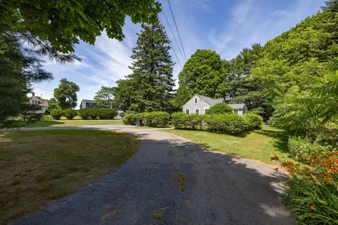 1203 Woodbury Avenue Portsmouth NH 03801