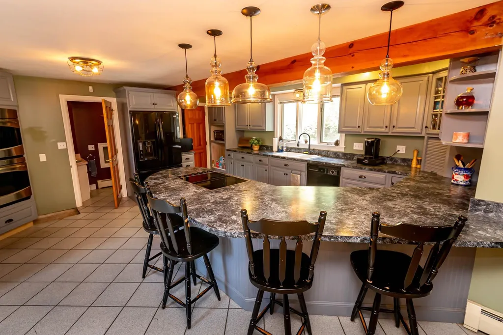 62 Alexander Road Londonderry NH 03053