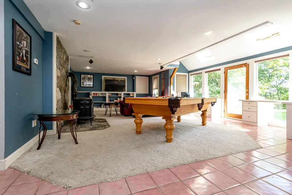 62 Alexander Road Londonderry NH 03053