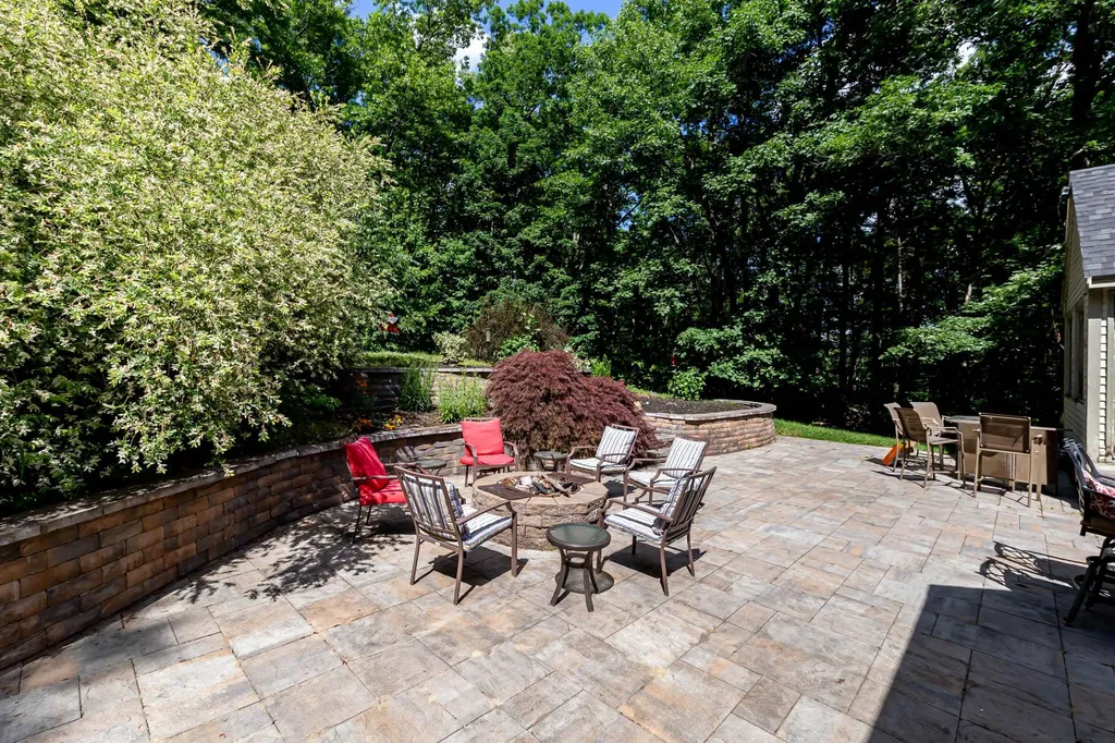 62 Alexander Road Londonderry NH 03053
