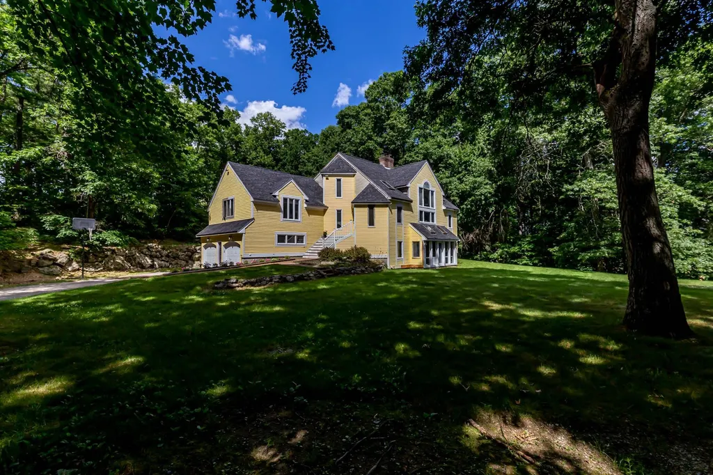 62 Alexander Road Londonderry NH 03053