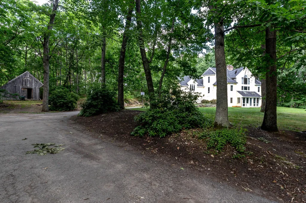 62 Alexander Road Londonderry NH 03053