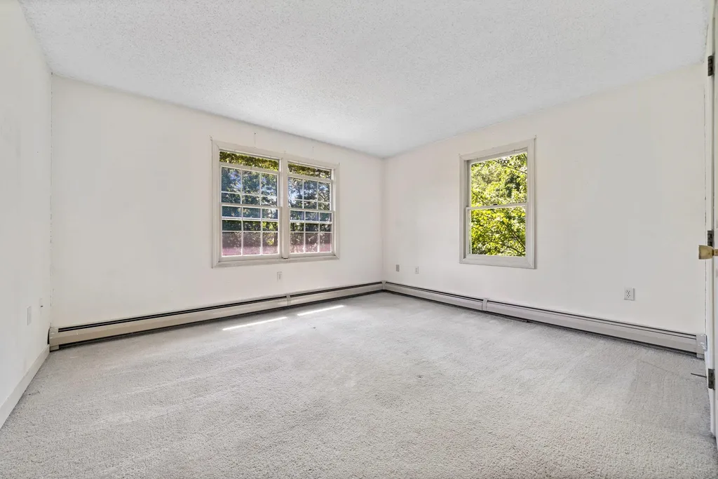 8 Northbrook Drive Manchester NH 03102