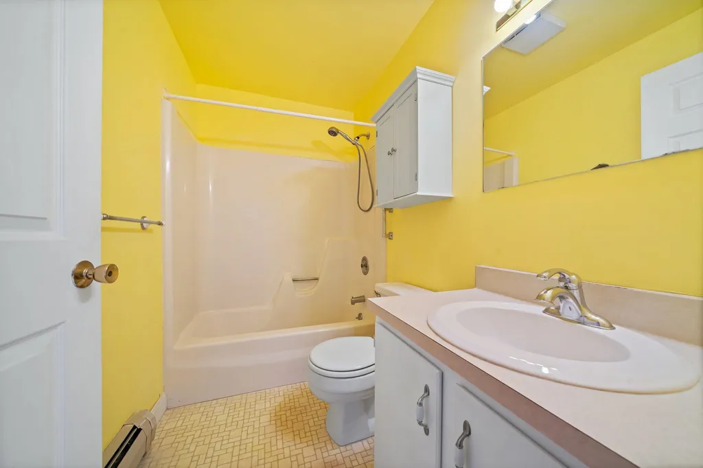 8 Northbrook Drive Manchester NH 03102