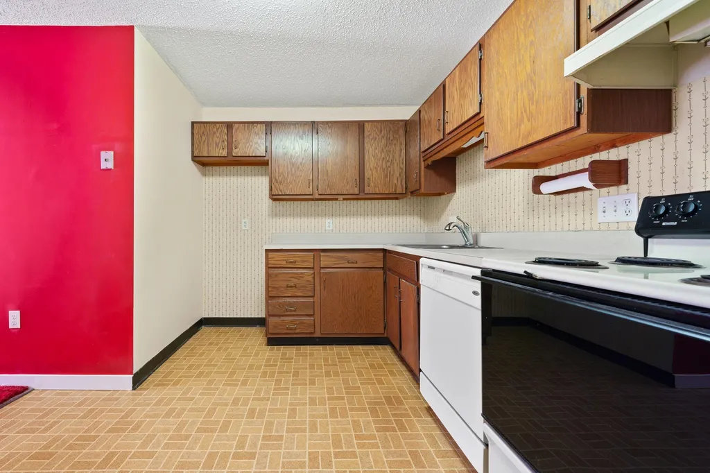 8 Northbrook Drive Manchester NH 03102