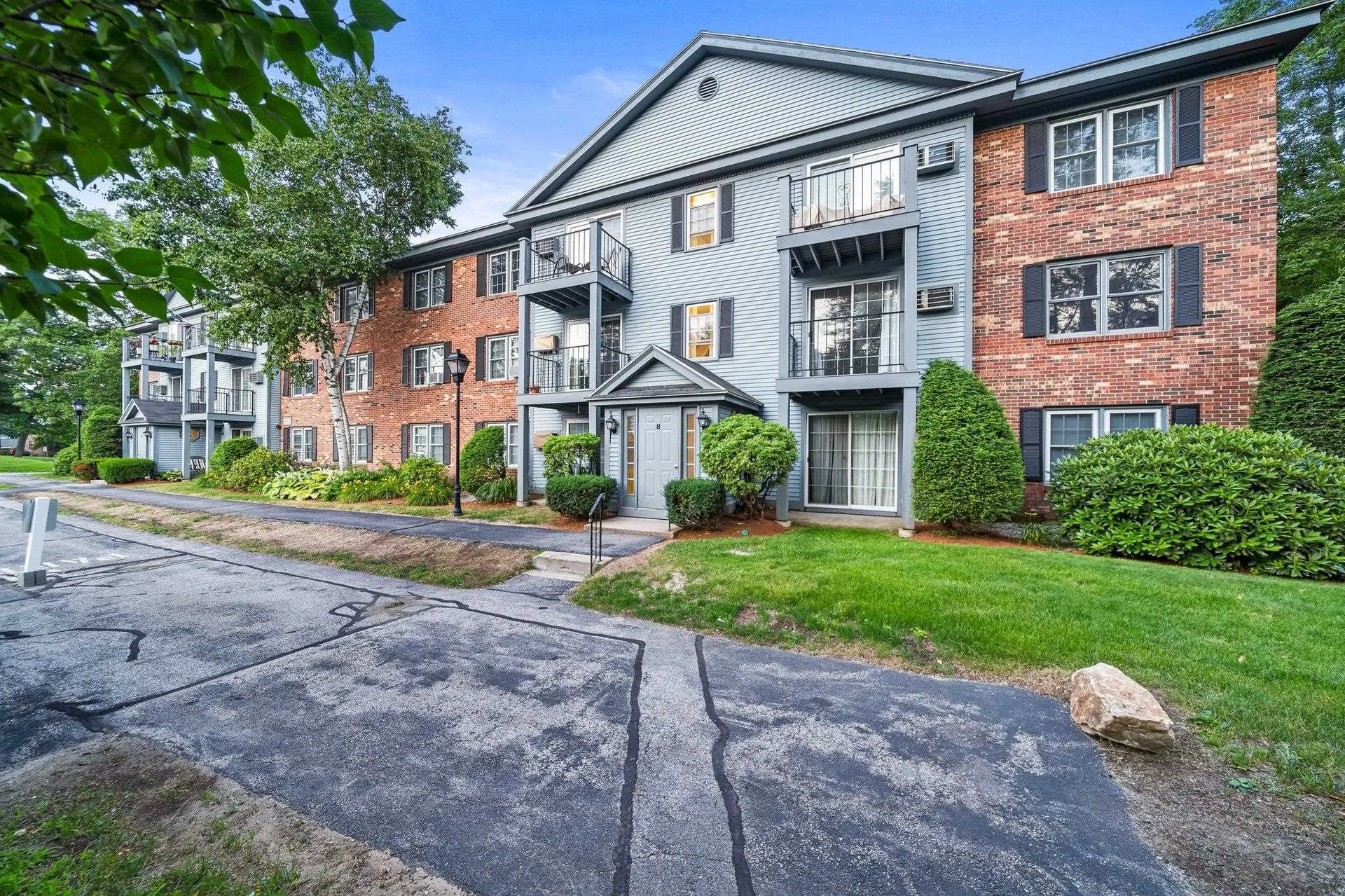 8 Northbrook Drive Manchester NH 03102