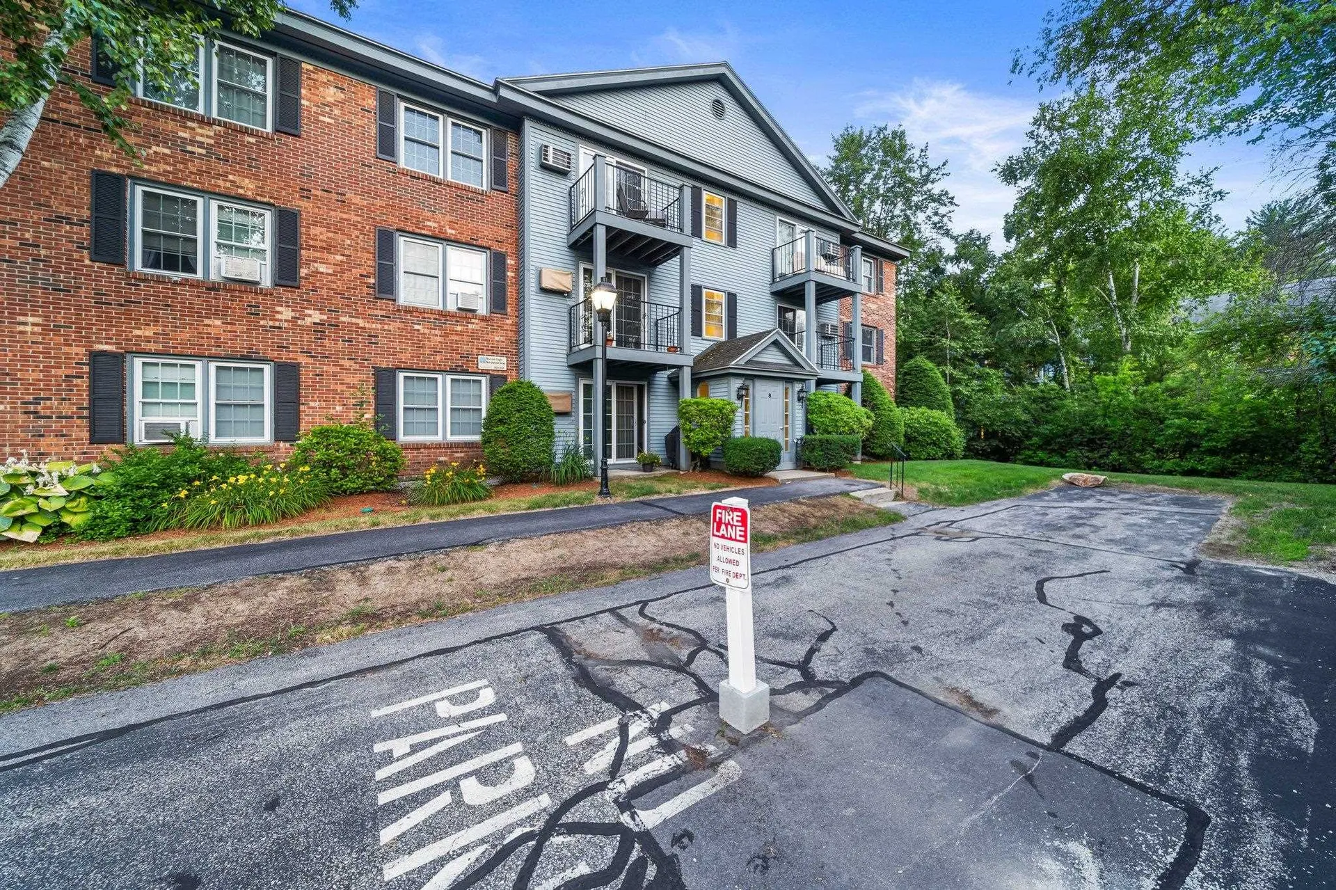 8 Northbrook Drive Manchester NH 03102