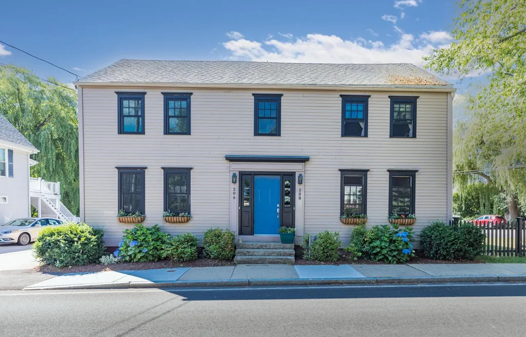 206 Dennett Street Portsmouth NH 03801