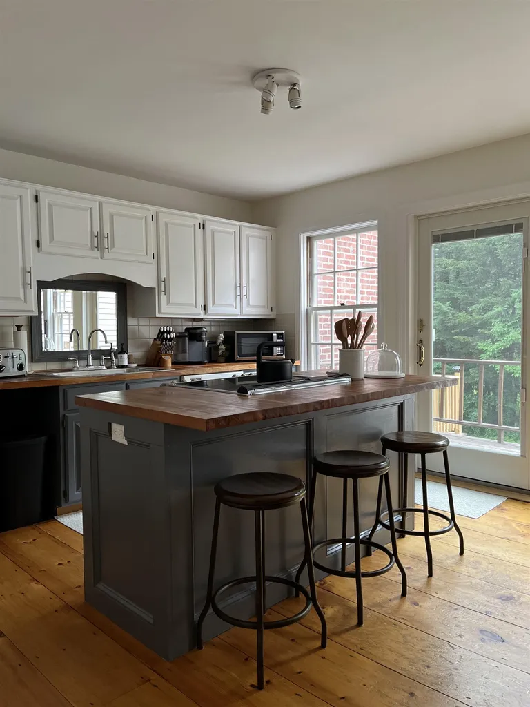 56 Townhouse Way Woodstock VT 05091