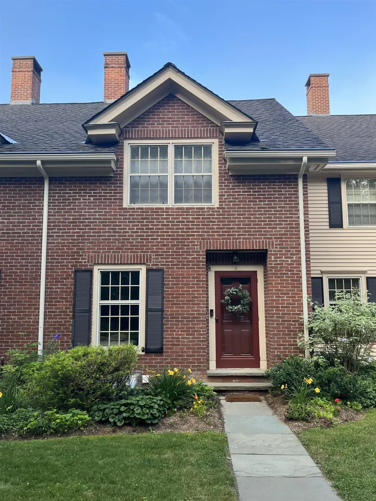 56 Townhouse Way Woodstock VT 05091