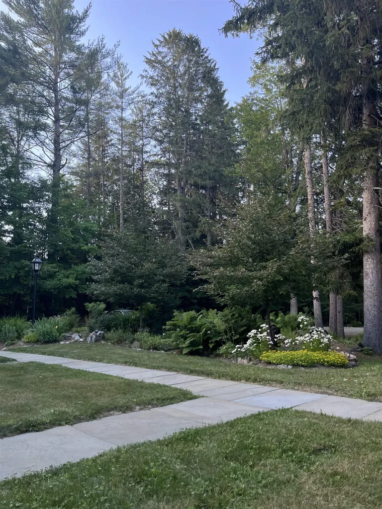 56 Townhouse Way Woodstock VT 05091