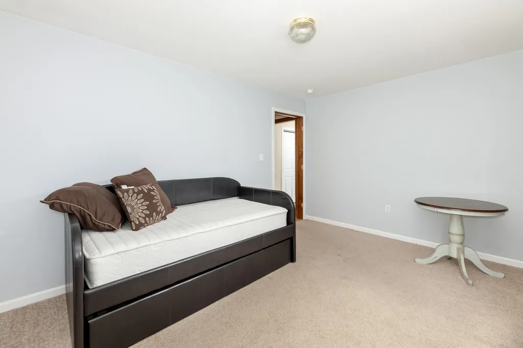 237 Pinnacle Hill Road New Hampton NH 03256