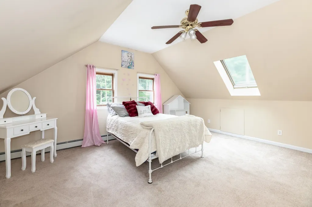 237 Pinnacle Hill Road New Hampton NH 03256
