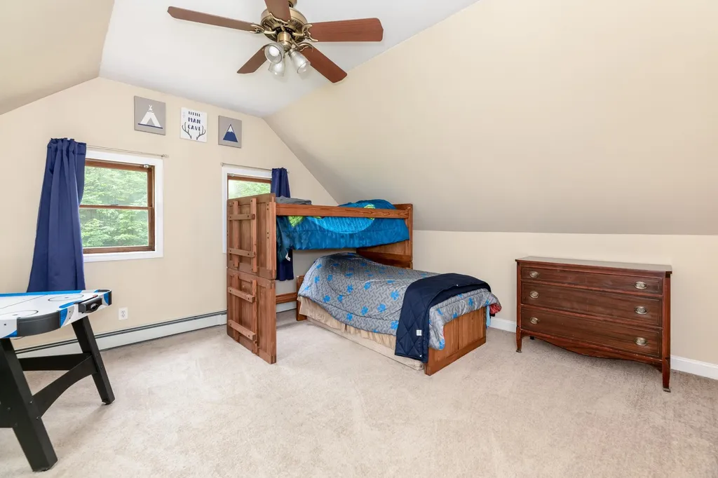 237 Pinnacle Hill Road New Hampton NH 03256
