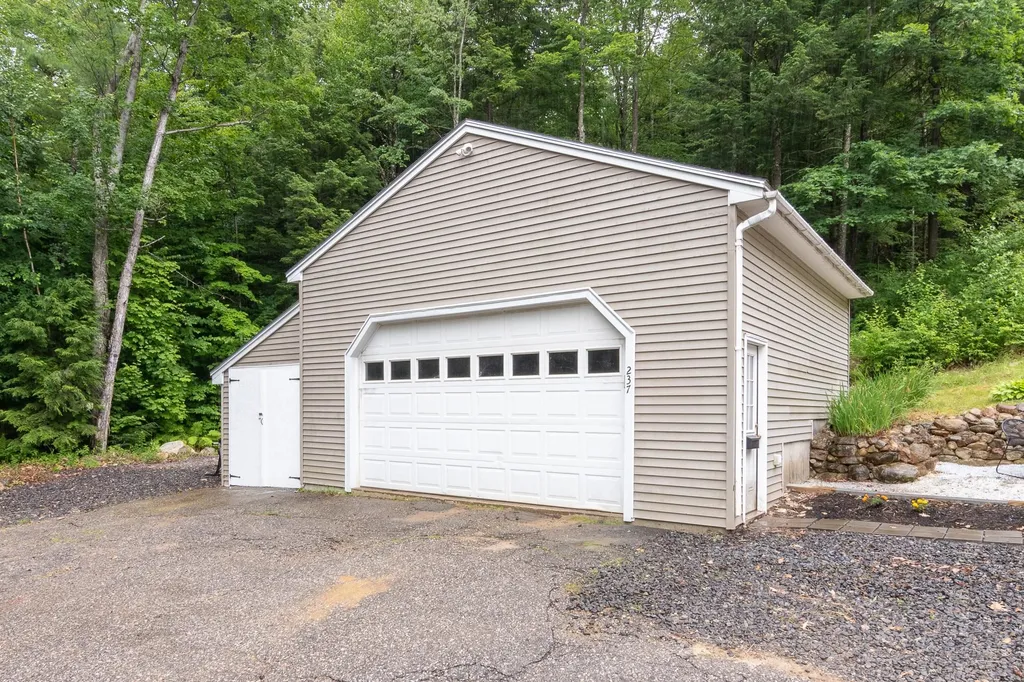 237 Pinnacle Hill Road New Hampton NH 03256