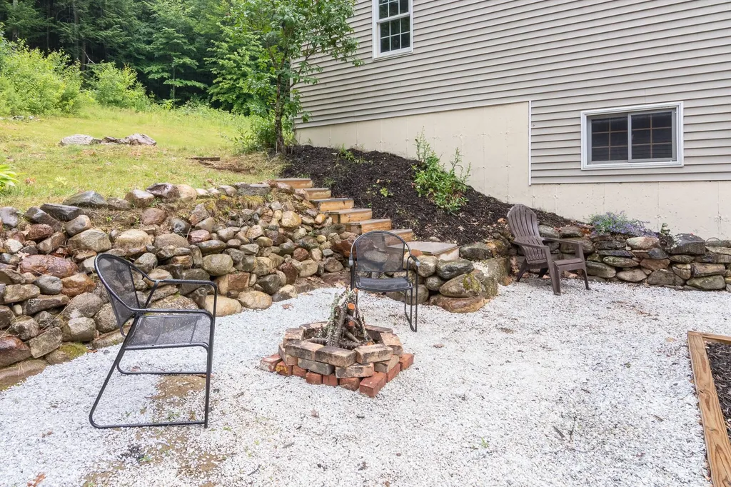 237 Pinnacle Hill Road New Hampton NH 03256