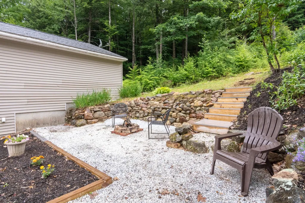 237 Pinnacle Hill Road New Hampton NH 03256