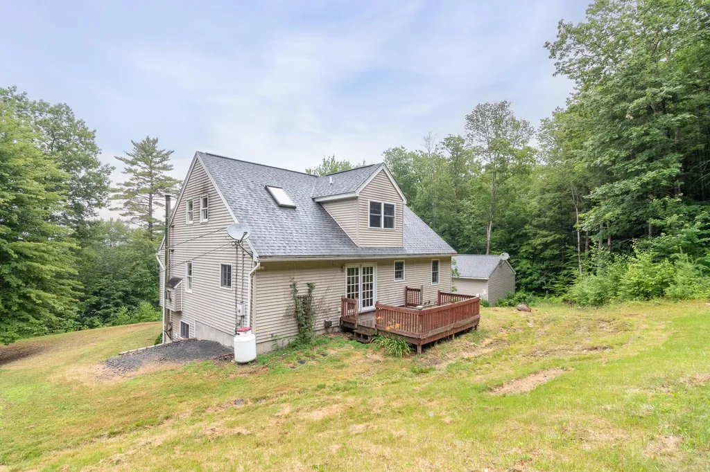 237 Pinnacle Hill Road New Hampton NH 03256