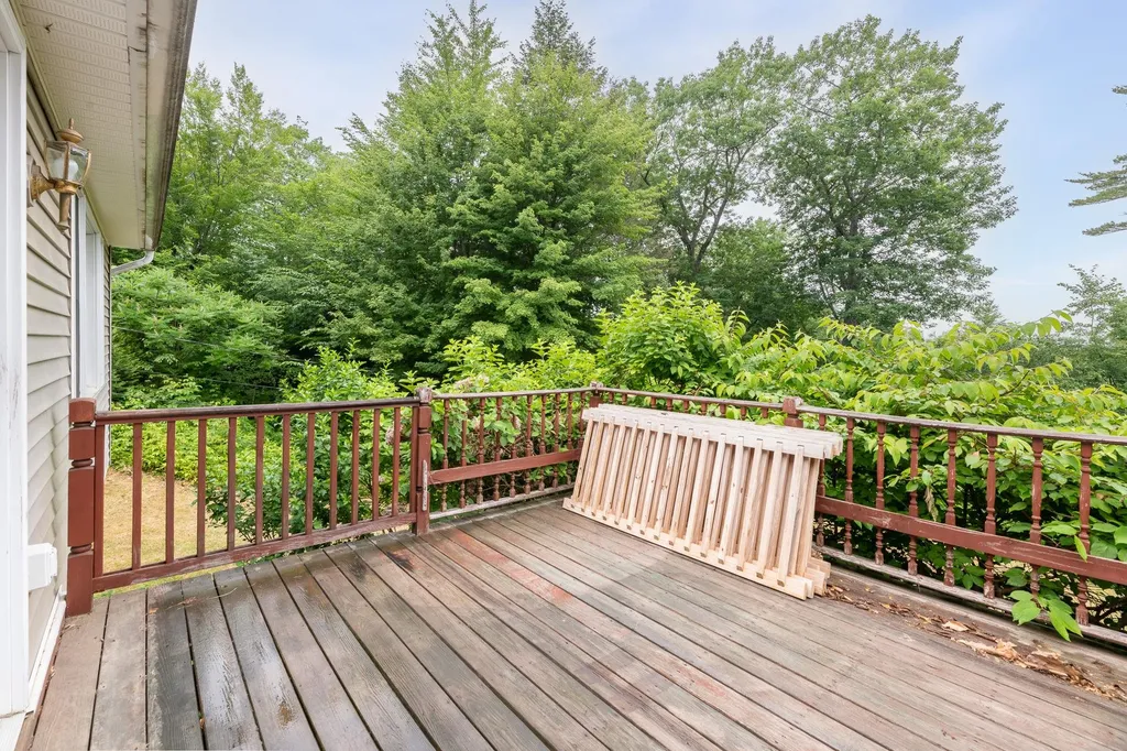237 Pinnacle Hill Road New Hampton NH 03256