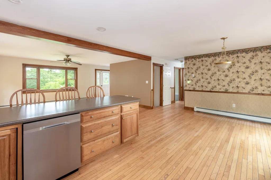 237 Pinnacle Hill Road New Hampton NH 03256