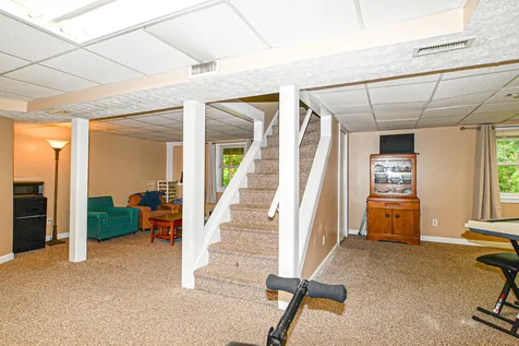 6 Woodcrest Drive Hooksett NH 03106