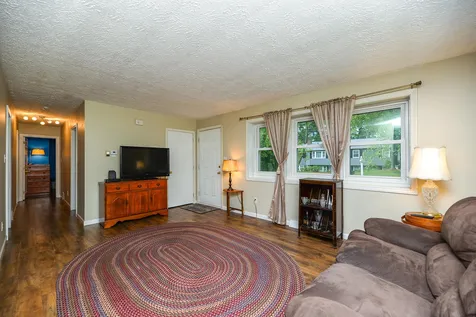 6 Woodcrest Drive Hooksett NH 03106