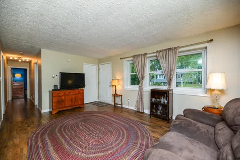 6 Woodcrest Drive Hooksett NH 03106