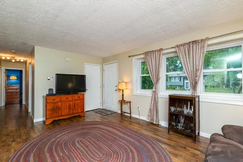 6 Woodcrest Drive Hooksett NH 03106