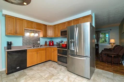6 Woodcrest Drive Hooksett NH 03106