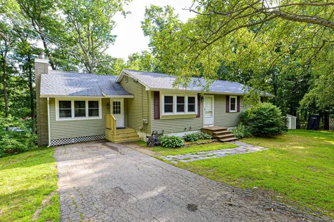 6 Woodcrest Drive Hooksett NH 03106