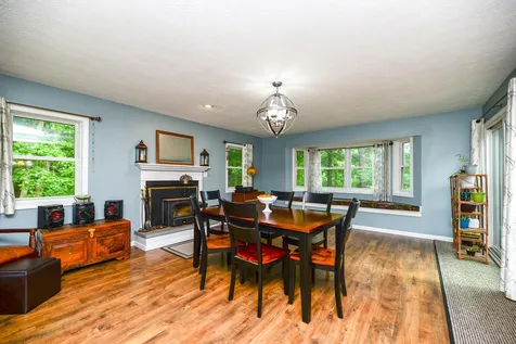 6 Woodcrest Drive Hooksett NH 03106