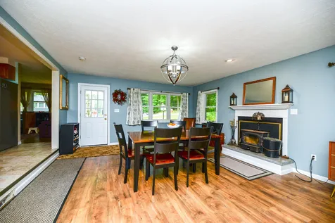 6 Woodcrest Drive Hooksett NH 03106
