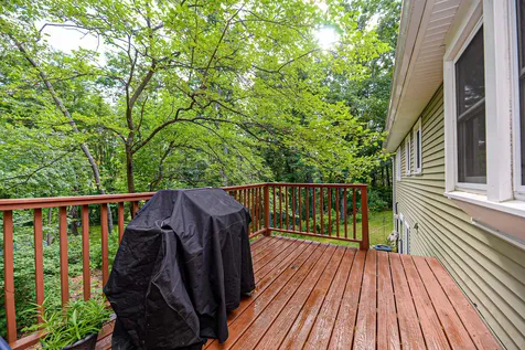 6 Woodcrest Drive Hooksett NH 03106