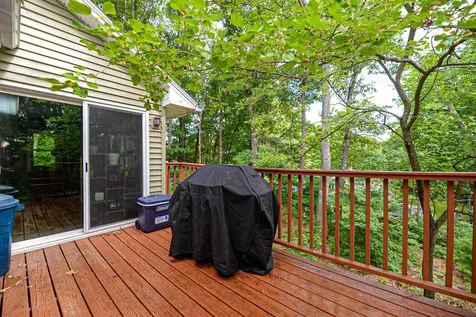 6 Woodcrest Drive Hooksett NH 03106