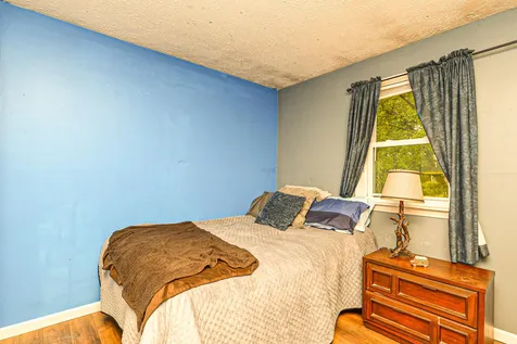 6 Woodcrest Drive Hooksett NH 03106