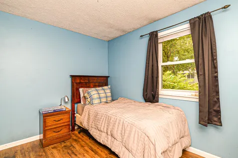6 Woodcrest Drive Hooksett NH 03106