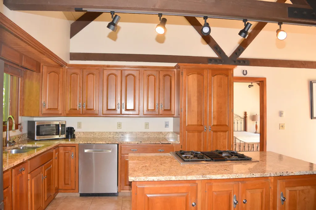 4 Anderson Pond Road Grantham NH 03753