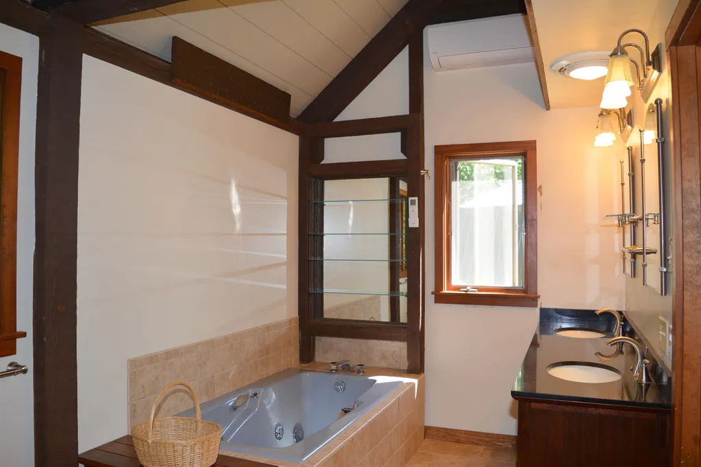 4 Anderson Pond Road Grantham NH 03753
