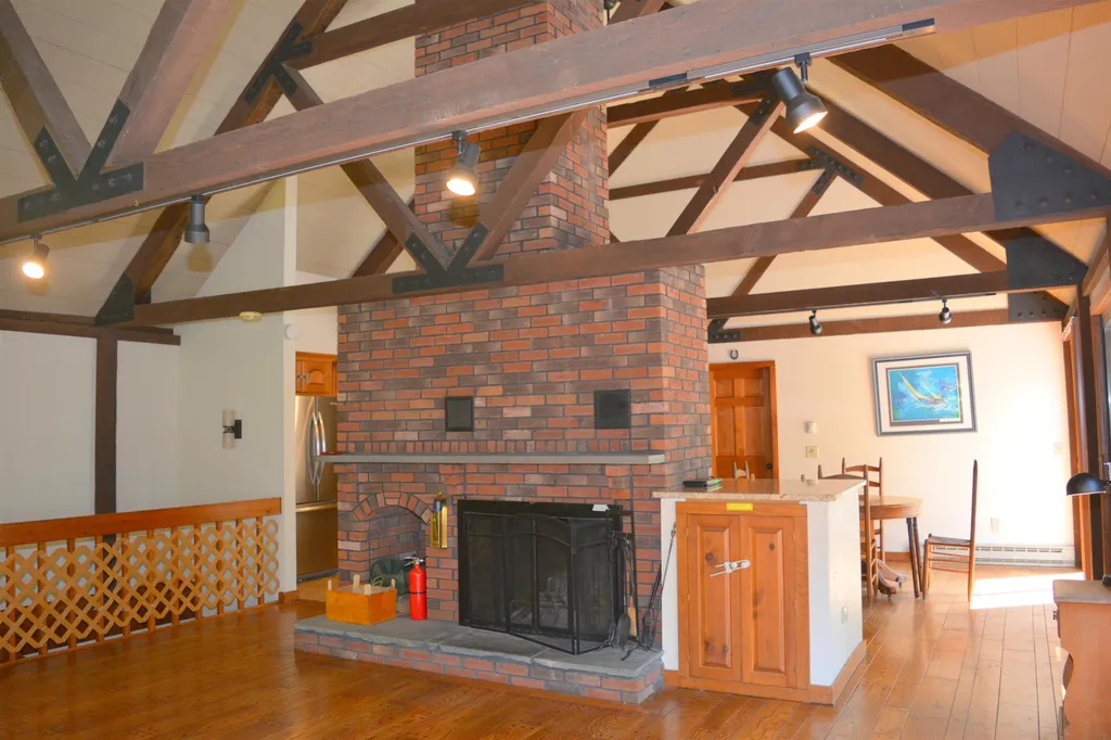 4 Anderson Pond Road Grantham NH 03753