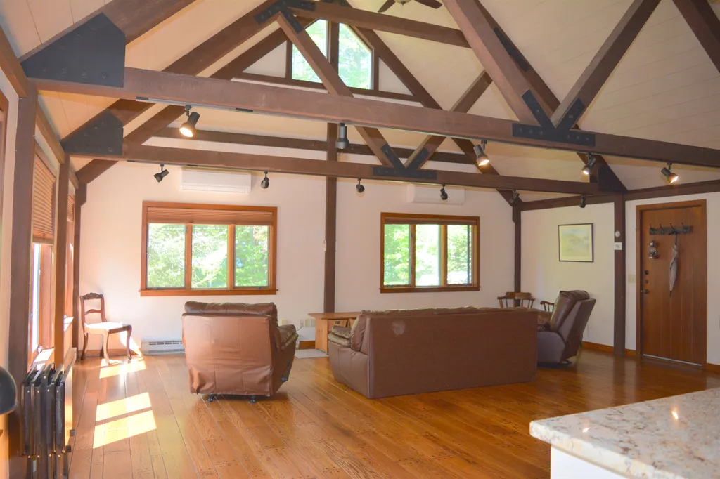 4 Anderson Pond Road Grantham NH 03753