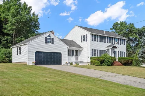 10 Gordon Avenue Pelham NH 03076