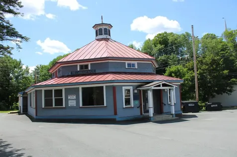 105 Eastern Avenue St. Johnsbury VT 05819