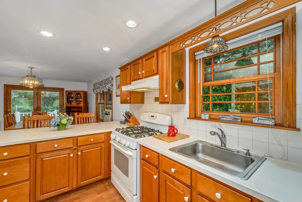 10 Baas Drive Wolfeboro NH 03894