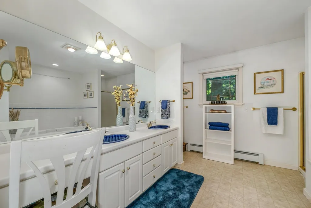 10 Baas Drive Wolfeboro NH 03894