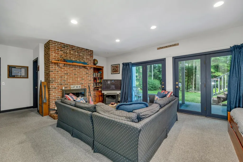 10 Baas Drive Wolfeboro NH 03894