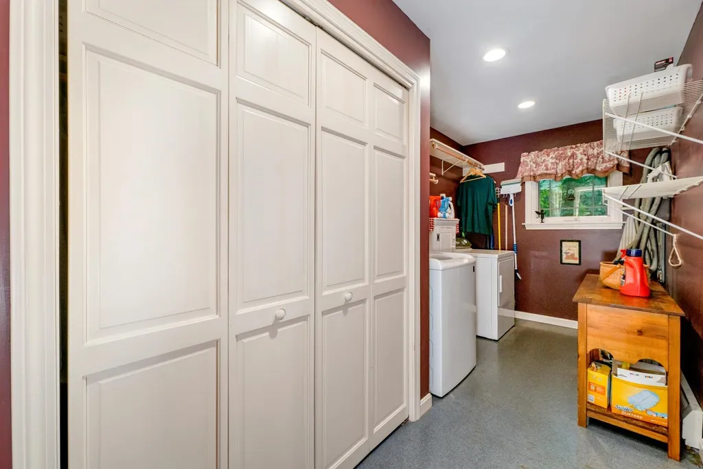 10 Baas Drive Wolfeboro NH 03894