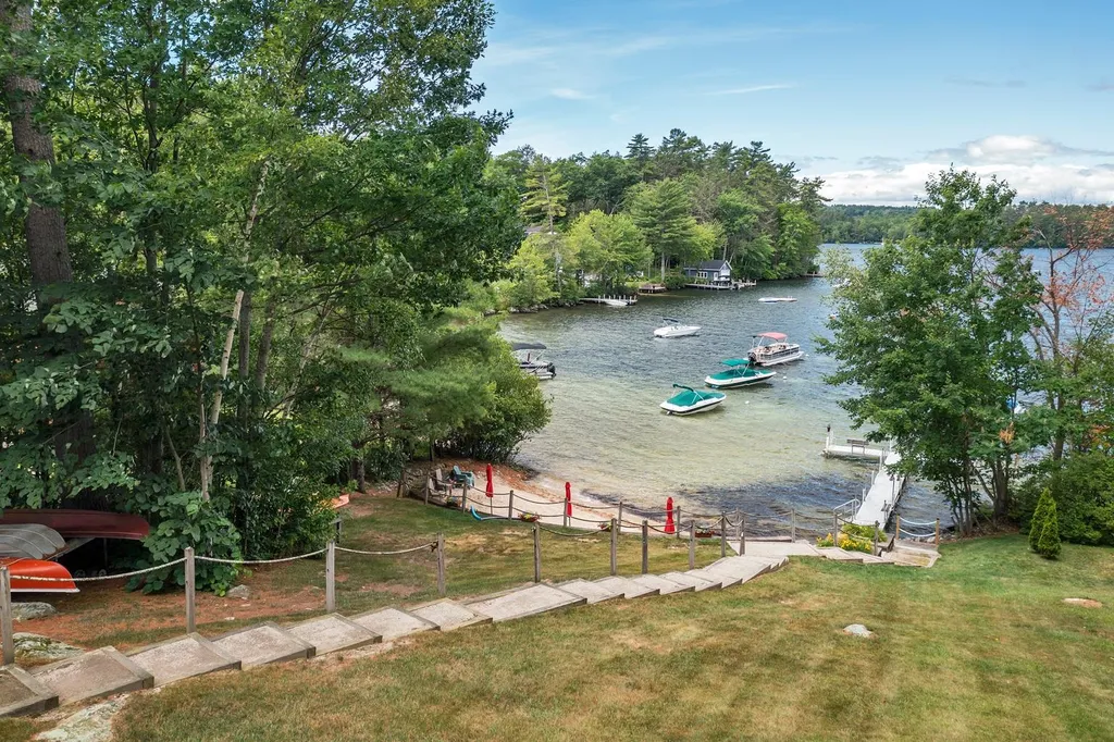 10 Baas Drive Wolfeboro NH 03894