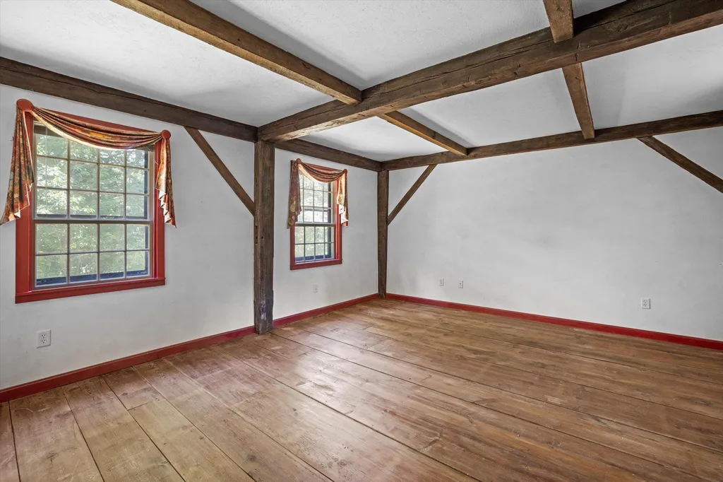 32 Olde Parish Road Rye NH 03870