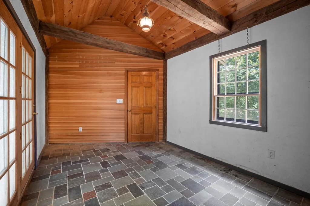 32 Olde Parish Road Rye NH 03870