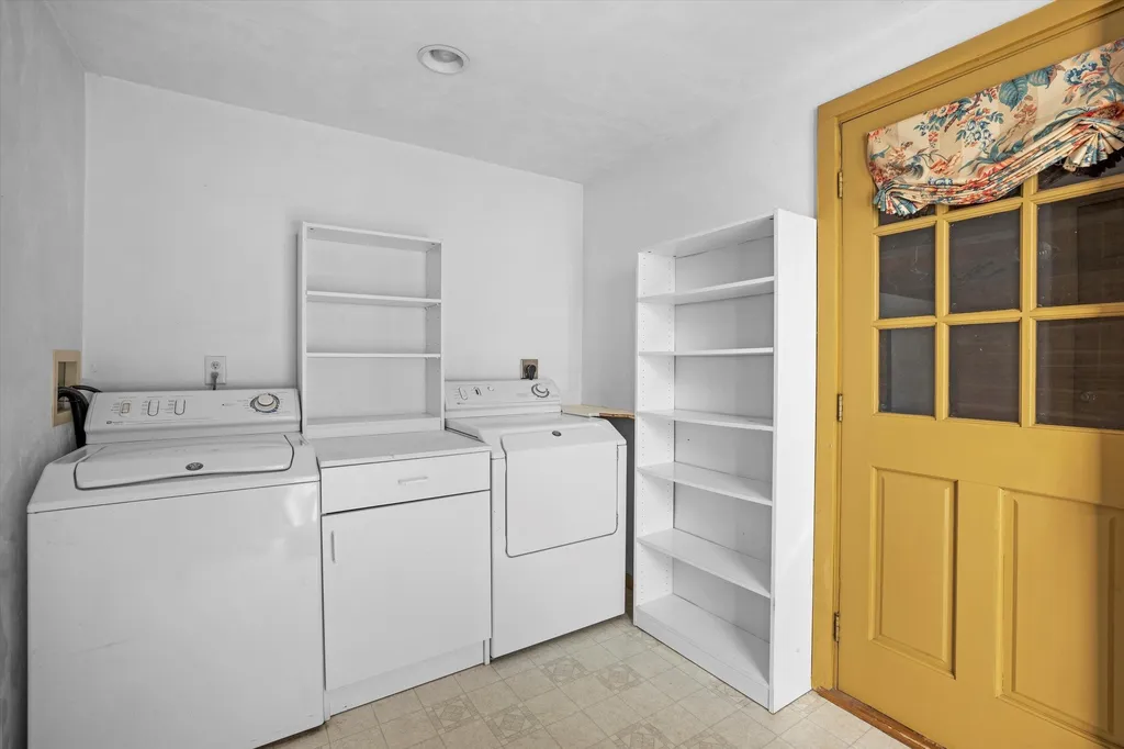 32 Olde Parish Road Rye NH 03870